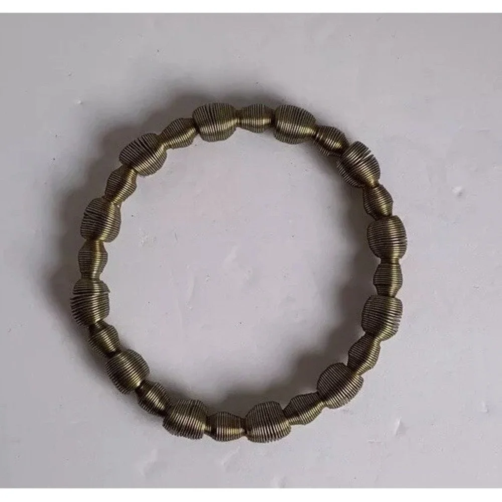 Bracelet Gold Brass Tone‎ Delicate Vintage Small Round Design Accents Bangle